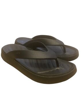 Crocs Black Thong Flip Flop Sandals Women's Size 6 Lightweight Comfort Casual